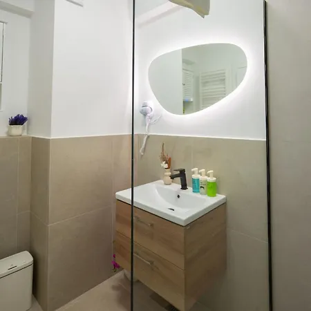 Eva In Odyssey & Pool 马马亚