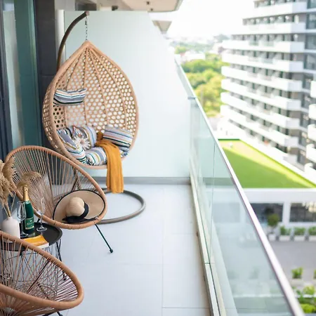 Eva In Odyssey & Pool 公寓 *