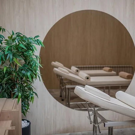 Eva In Odyssey & Pool Apartament Mamaja