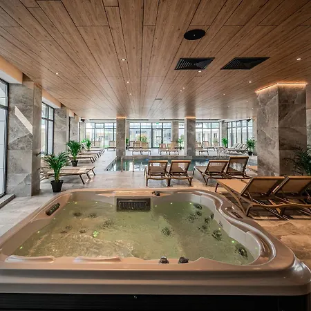 Eva In Odyssey & Pool Apartament *