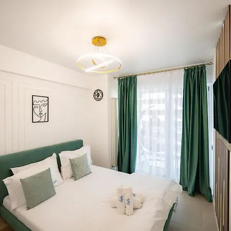 Eva In Odyssey & Pool Apartament Mamaja