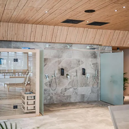 Eva In Odyssey & Pool * Mamaja